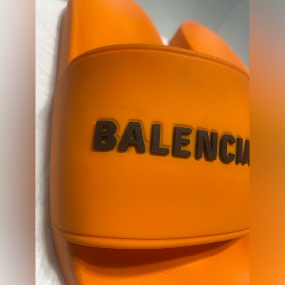 Balenciaga SZ 41E/8US Pool Slide Smooth Rubber Logo in Orange/Black - Picture 2 of 9